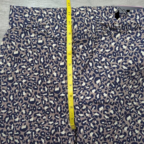Rafaella Leopard Print Capri Pants Size 6 - Picture 4 of 6